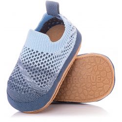 Buciki niemowlęce dla chłopca z przewiewną cholewką.